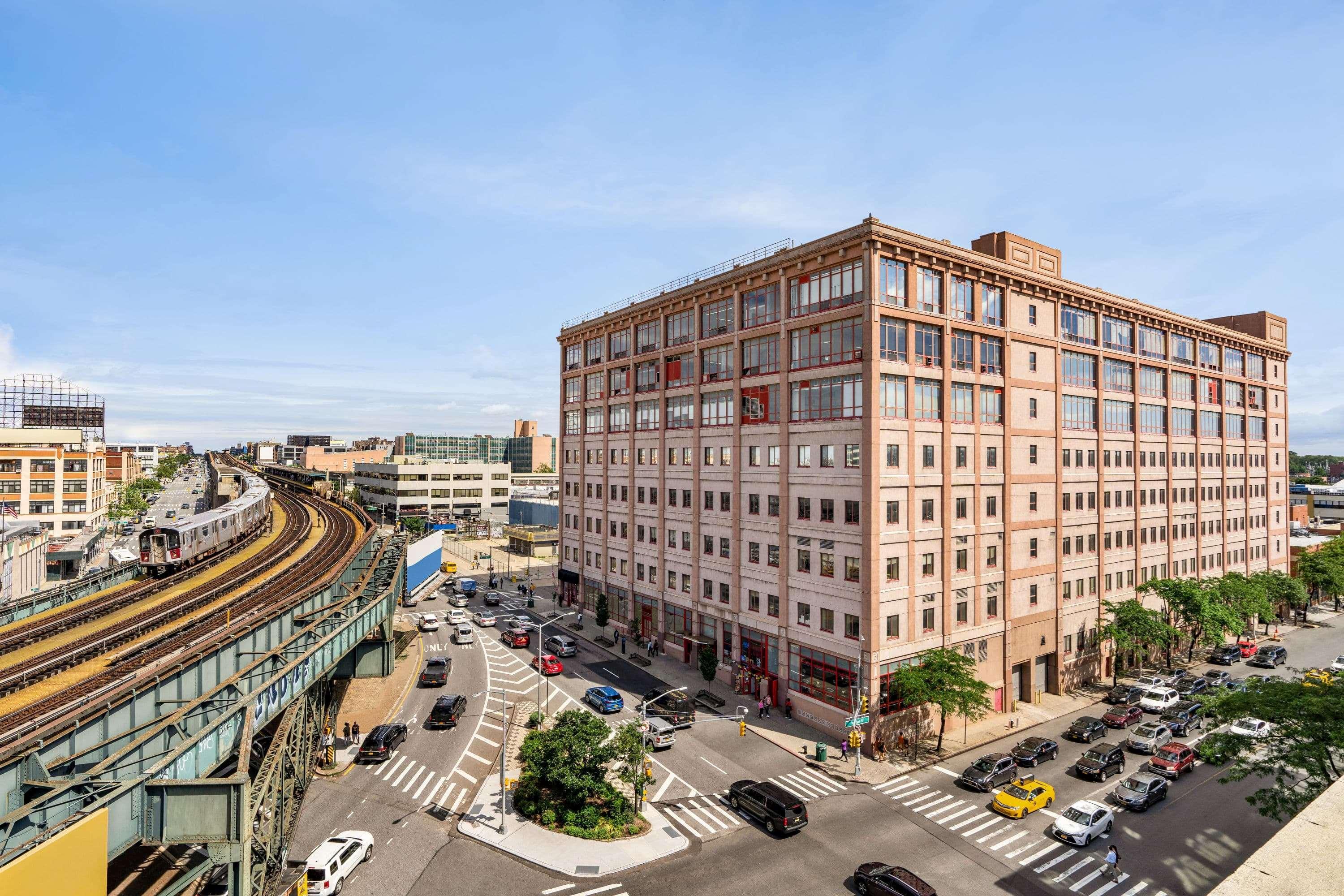 Days Inn By Wyndham Long Island City Нью-Йорк Экстерьер фото